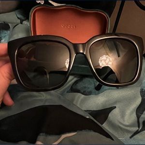 Woman’s Gucci sunglasses